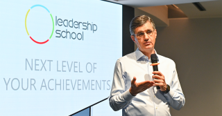 Ralph Yirikian Deliveres Lecture at the Leadership School